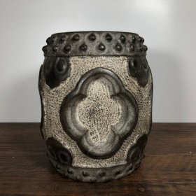 青石梅花鼓墩，高17厘米，直径10.8厘米，重6005克，¥300