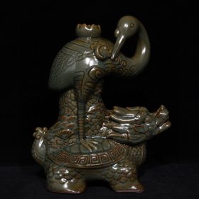 龙泉窑神兽仙鹤灯，高28.5cm直径24cm，价格900