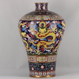 清乾隆：珐琅彩霁蓝釉描金苍龙教子纹大梅瓶
高宽：80.5*48cm   ¥30000