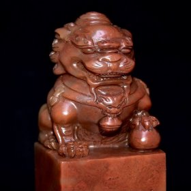 A旧藏老货 寿山石老印章 原石原色纯手工雕刻 雕工精细 包浆老气 保存完整 篆刻家【朗山】壬午年刊印700️ 尺寸：6*6*15厘米 重量：1240克