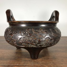紫铜浮雕桥耳炉，高16厘米，口径19厘米，重4940克，¥5000