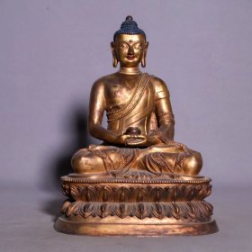紫铜鎏金佛像，高25.7cm，宽19cm，重4375克，￥13000