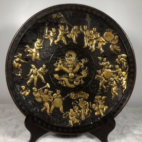紫铜浮雕鎏金童子盘子，直径33.8厘米.重3905克，¥5200