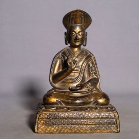 紫铜泥金佛像，高19.9cm，宽13.9cm，重2815克，￥3400