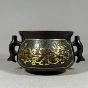 紫铜雕花鎏金双耳炉，高10.3厘米，口径13.8厘米，重3580克，3200