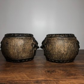 青石狮耳鼓墩，高11.5厘米，底宽11厘米，重10公斤左右，一对¥520