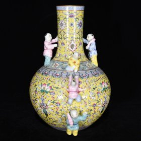 清雍正珐琅彩缠枝花卉福寿纹五子登科天球瓶，33×23，价格:4550