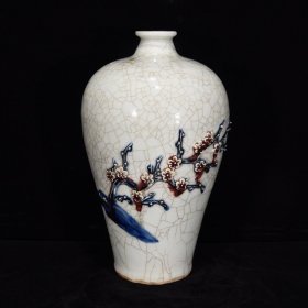 浮雕青花釉里红梅花纹梅瓶27×16，价格450