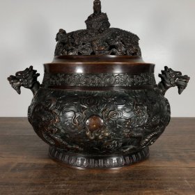 紫铜浮雕龙耳薰炉，高20.5厘米，口径14.8厘米，重4820克，¥4000