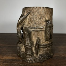 青石竹子笔筒，高13.2厘米，口径8.6厘米，重1820克，¥320