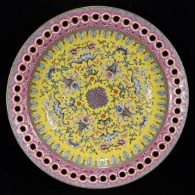 清乾隆珐琅彩缠枝花卉纹盘，10.3×40，4200