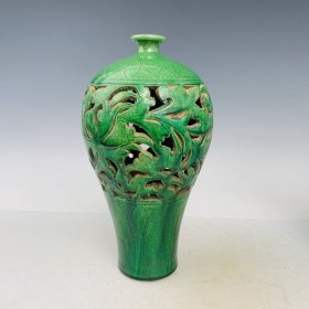乡下收的宋代绿釉刻花梅瓶高26.5直径12厘米
