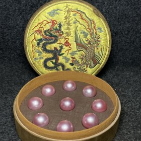 乡下收的大清乾隆年制刺绣收藏盒内珍藏珍珠直径3厘米