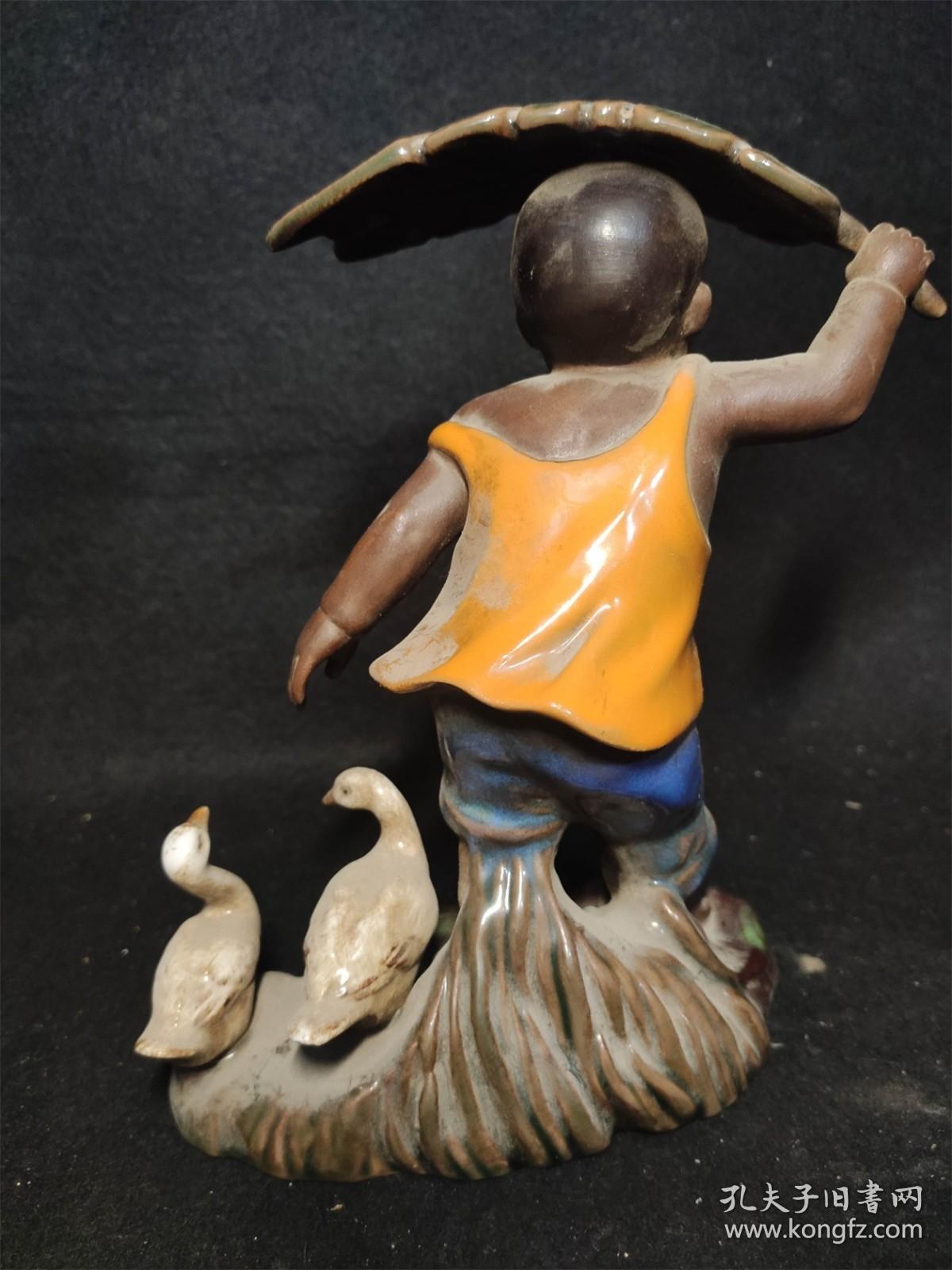 石湾窑瓷雕童子戏鹅