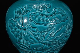 清乾隆年孔雀蓝雕刻荷花纹盖罐21*18m1500¥