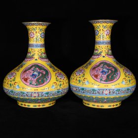 清乾隆珐琅彩龙纹瓶，27×22 cm，价格:2520