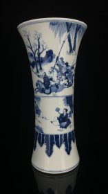 青花 刀马人物大花觚，高36cm，口径17.5cm