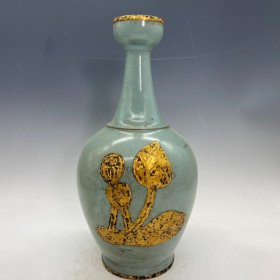 宋汝窑包金花瓶：此造型美观精致，胎质细腻光滑，磨损自然，老味十足，值得拥有。尺寸27x13厘米．¥700