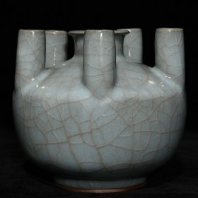 宋官瓷五孔瓶，高12cm直径14cm，价格280