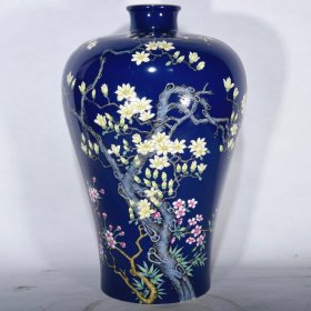 清雍正粉彩玉兰花卉纹梅瓶，37.5×25，价格:5320