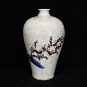 浮雕青花釉里红梅花纹梅瓶27×16，价格480