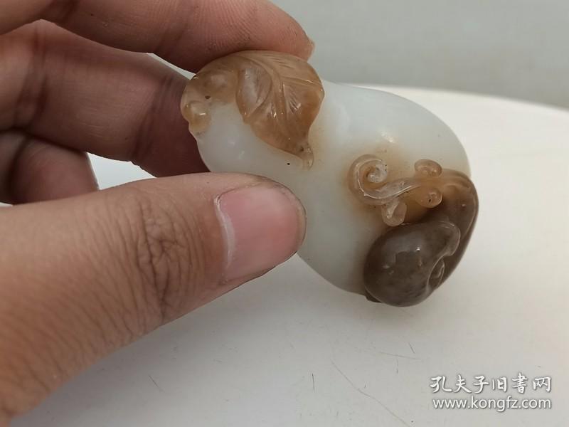 乡下收的和田白玉巧雕手 把件