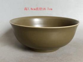 明代单 色酱 釉瓷碗
