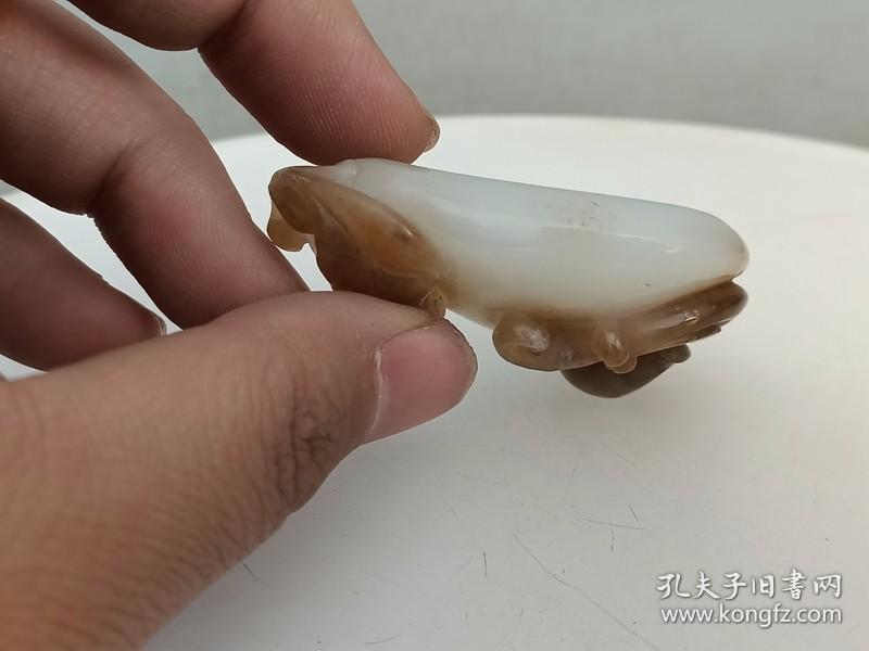 乡下收的和田白玉巧雕手 把件