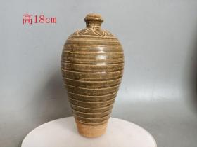 宋代单色釉瓷梅瓶