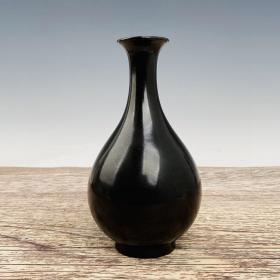 乡下收的宋代汝瓷黑釉瓷瓶高19直径11厘米