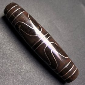 乡下收的清代藏传镶嵌银丝虎牙天珠尺寸58X14毫米
