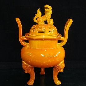乡下收的大清乾隆黄釉雕塑熏香炉