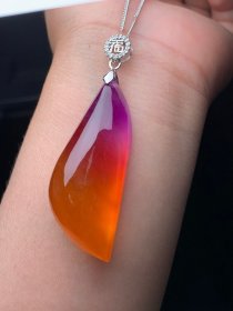 清代天然翡翠 冰种随形吊坠尺寸51X21X13.2