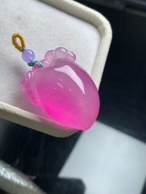 清代天然翡翠冰种满紫厚装寿桃尺寸40X27X19