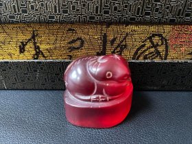 乡下收的清代天然红宝石印章尺寸3.7X3.6X2.8厘米。