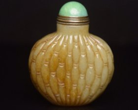 乡下收的清代和田玉鼻烟壶尺寸6.6X5.5X2.6厘米