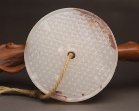乡下收的清代和田玉乳钉璧尺寸5.1X5.1X0.8厘米