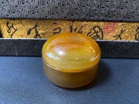 乡下收的清代和田玉玛瑙粉盒尺寸5.1X5.1X3.7厘米