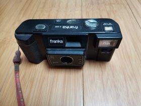 Franka牌x500胶卷相机（当配件机或影视道具出售），内有一卷胶卷