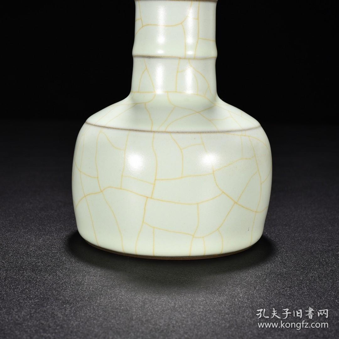 宋官窑炫纹纸槌瓶（乙款）