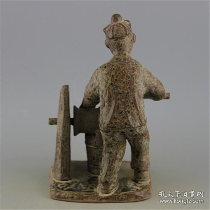 宋代越窑青釉古人打水雕塑瓷