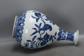 明，宣德青花缠枝莲花鸟玉壶春一个高37厘米，口径8.8厘米，肚径23厘米，底径13厘米。