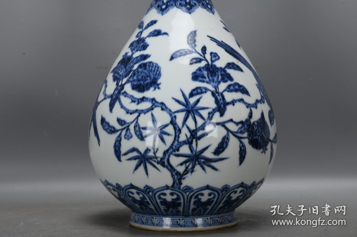 明，宣德青花缠枝莲花鸟玉壶春一个高37厘米，口径8.8厘米，肚径23厘米，底径13厘米。