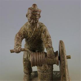 宋代越窑青釉古人打水雕塑瓷