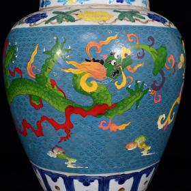 明宣德掐丝珐琅彩龙纹罐。