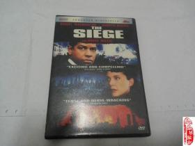 烈血天空 DVD The Siege 又名: 紧急动员 / 全面包围 / 全面围攻 导演: 爱德华·兹威克