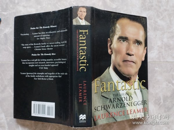FANTASTIC --THE LIFE OF ARNOLD SCHWARZENEGGER （16开精装带书衣 英文版）