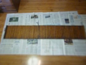 老物件  竹片雕刻毛主席沁园春.由50枚竹片组成，长达1.5米 ...    尺寸   1.5 米  x  0.28 米....