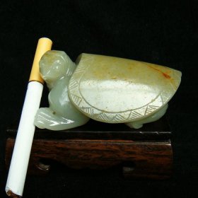 和田金黄皮籽料千岁荣归摆把件7.1X5X3.8厘米165克