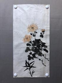 18052~【周爱莲】无款花鸟画，菊花，尺寸约为67*34厘米